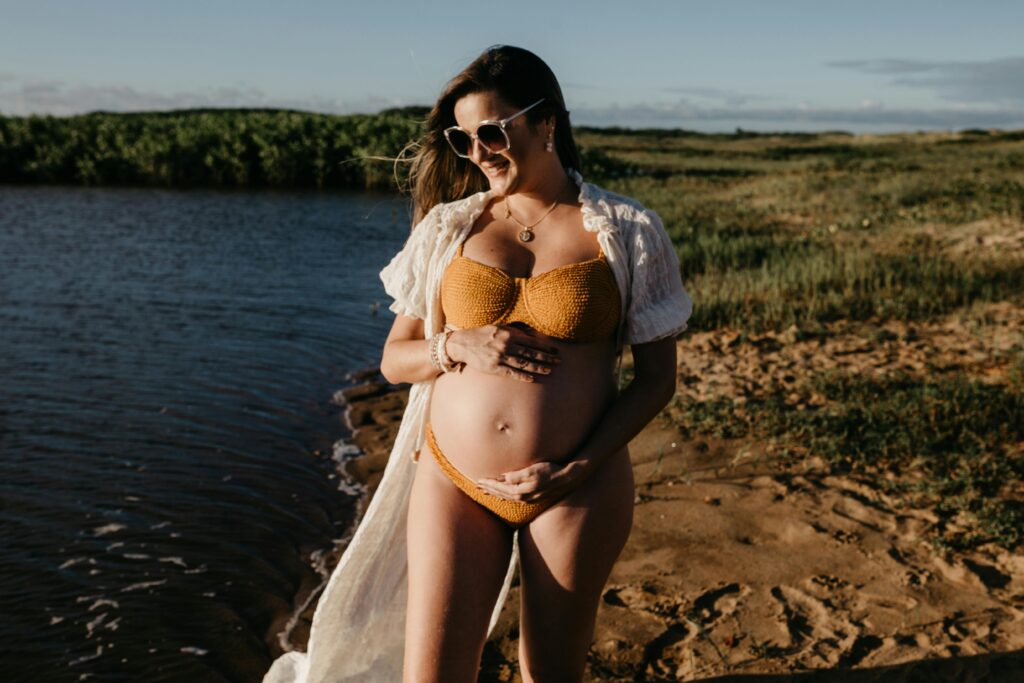 Trajes de banho para gestantes: elegância e conforto na praia